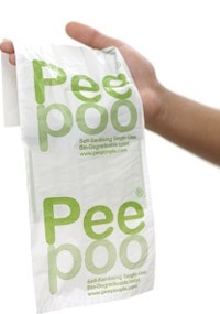 A sacola plástica biodegradável, que  funcionaria como banheiro descartável para favelas urbanas