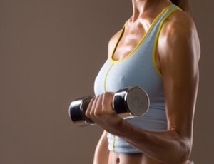 O treinamento de força é capaz de reduzir a pressão arterial a níveis semelhantes aos obtidos por meio de medicamentos contra hipertensão