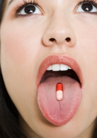 Que vitaminas é melhor beber em um acne