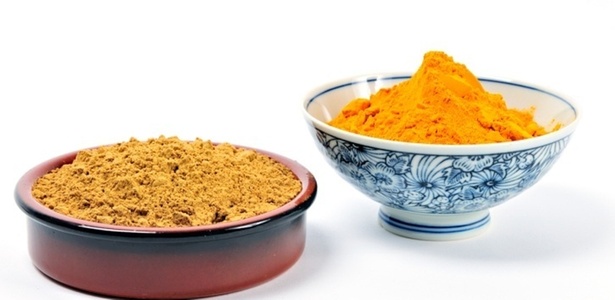 O composto molecular do curry contém curcumina, um pigmento natural extraído do açafrão