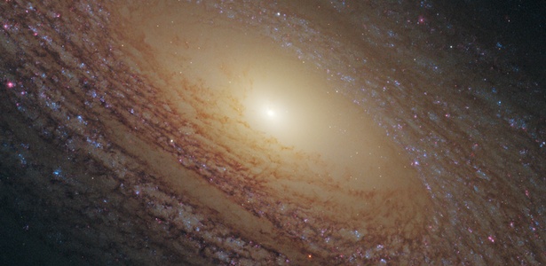 A galáxia em espiral NGC 2841, captada pela nova câmera do Hubble