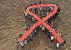 Veja imagens do Dia de Luta Contra a Aids pelo mundo - Reuters/China Daily