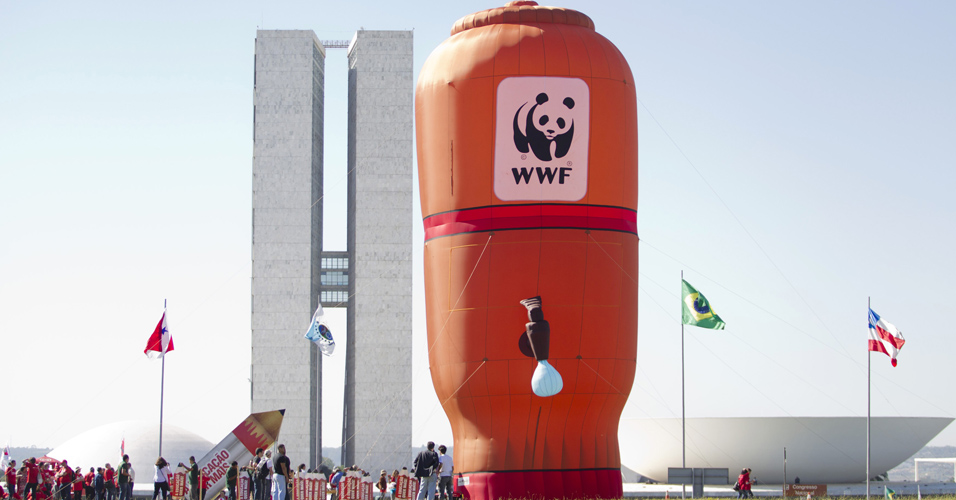 WWF protesta contra o Código Florestal