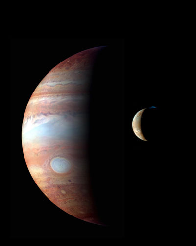 Júpiter e lua vulcânica