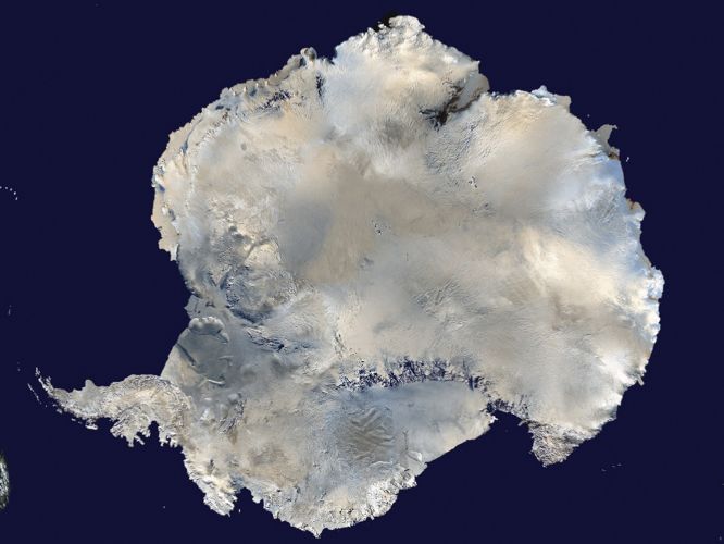 Lago na Antártida