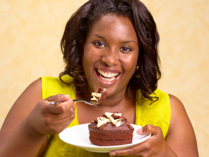 Comer muita gordura em pouco tempo gera maior peso a longo prazo