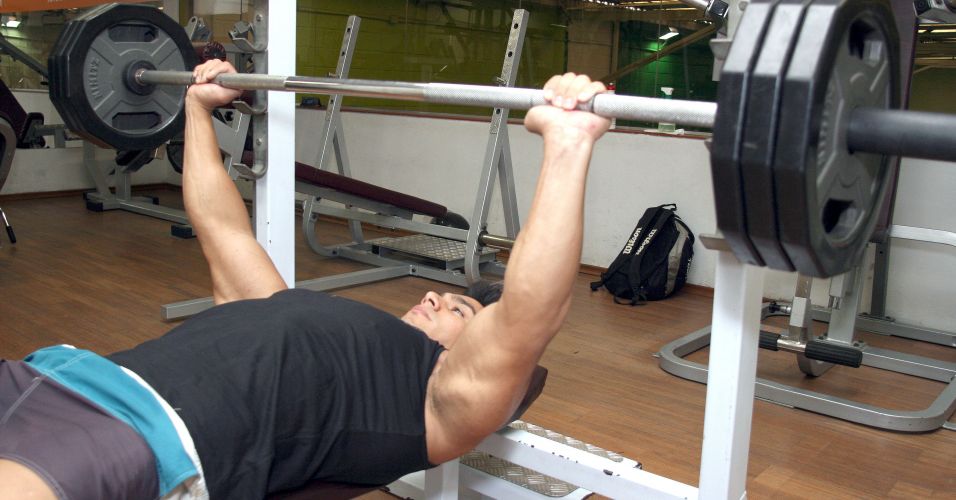 exercicios_h_peitoral_aparelho_f_001.jpg