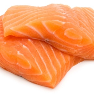 Entre os alimentos que contêm vitamina D estão peixes de água fria com bastante gordura, como salmão (foto), cavala, anchova, sardinha e atum - Thinkstock