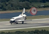 O nibus espacial Endeavour, no Kennedy Space Center, na Flrida